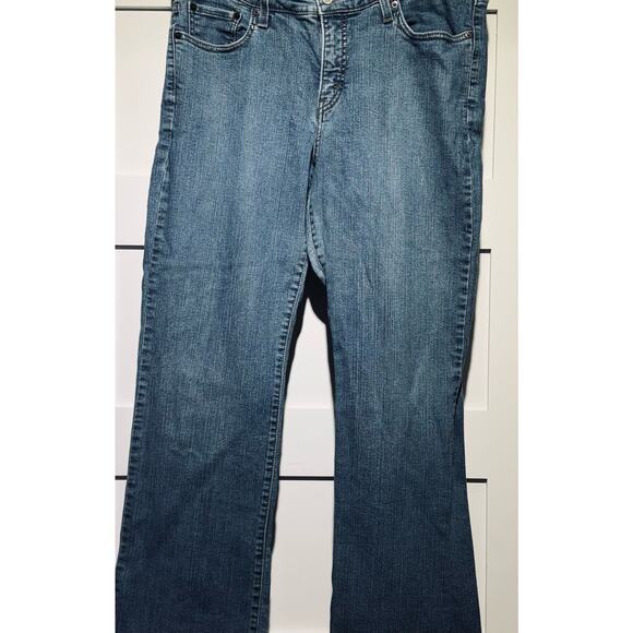 Vintage Levi's 512 Med Wash Perfectly Shaping Boot Cut Stretch Jeans Plus 18W - Picture 1 of 10